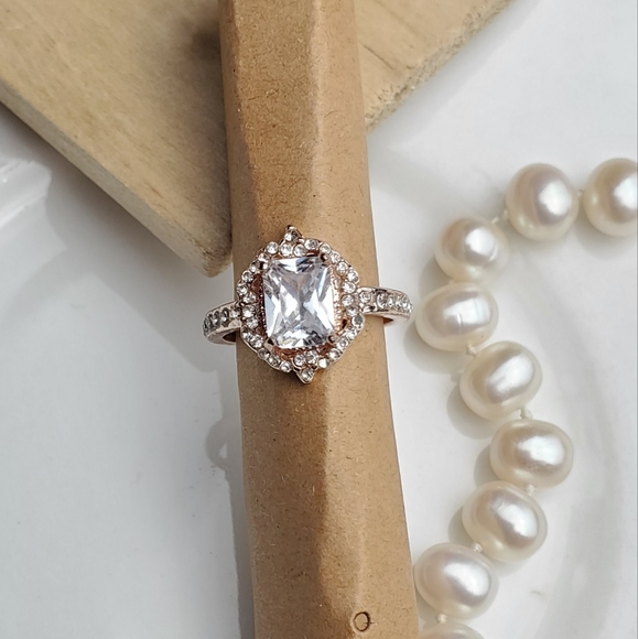 💫 MUST SEE STUNNING RING SIZE 6 - Picture 4 of 9